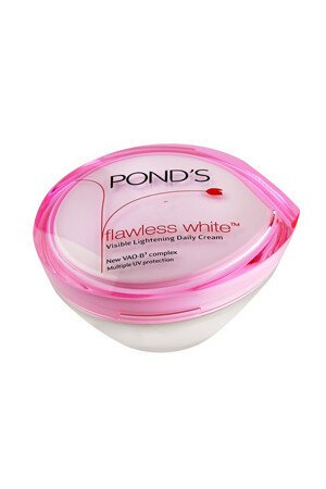 Ponds Cream Day Flawless White Visible Lightening 50 Grams Box